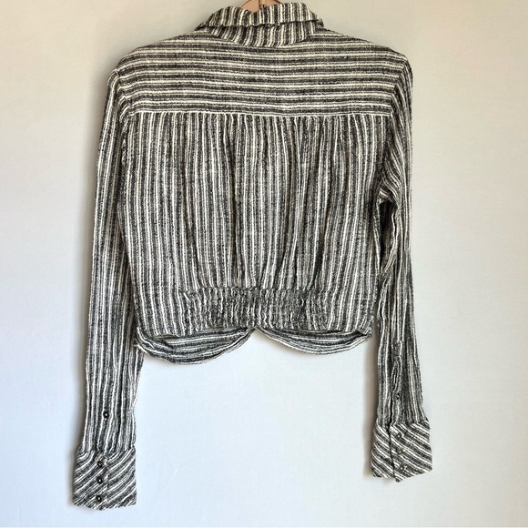 Free People Lust For Life Crop Top Sz S Twist Front Stripe Black White EUC - Picture 9 of 16